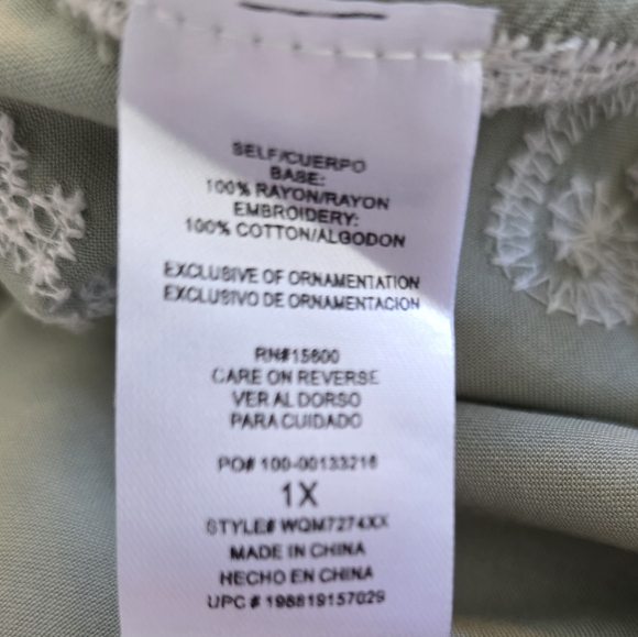 Democracy Sage Green Embroidered Peasant Top White Lace Boho Blouse - 1X EUC - Picture 12 of 12